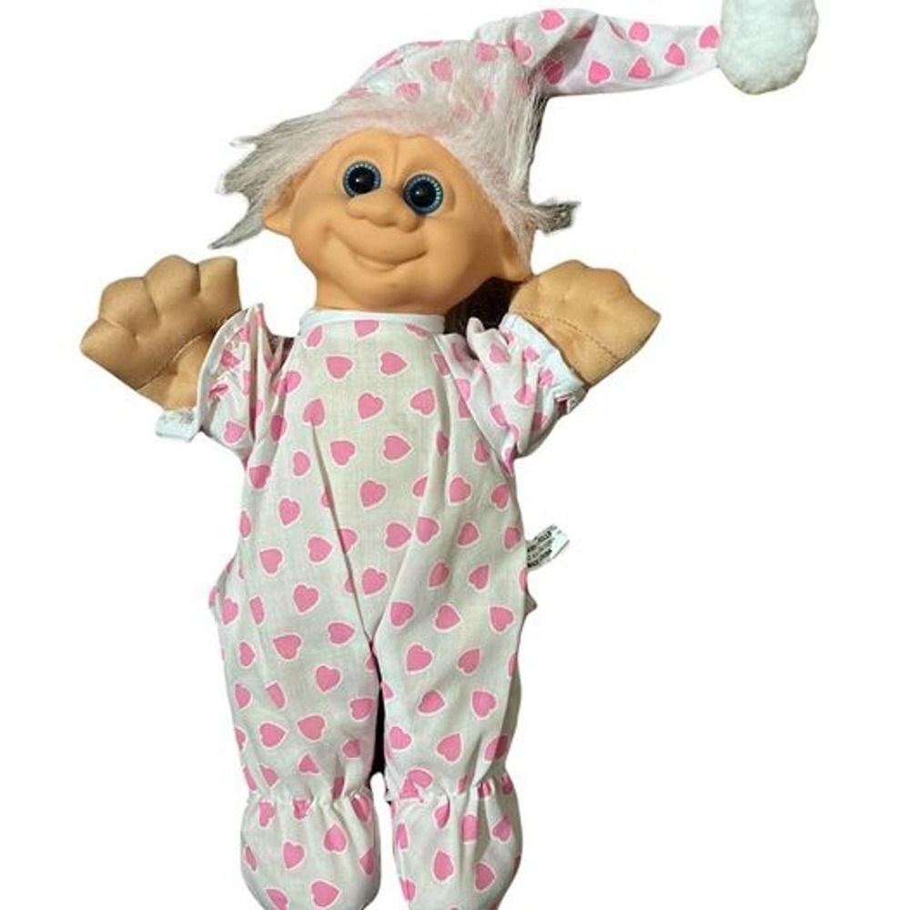 1992 Fairy Tale Trolls w/Heart Pattern hat 12”